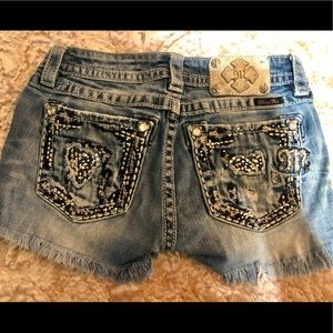 Women’s Sz 27 MissMe cut off jean shorts